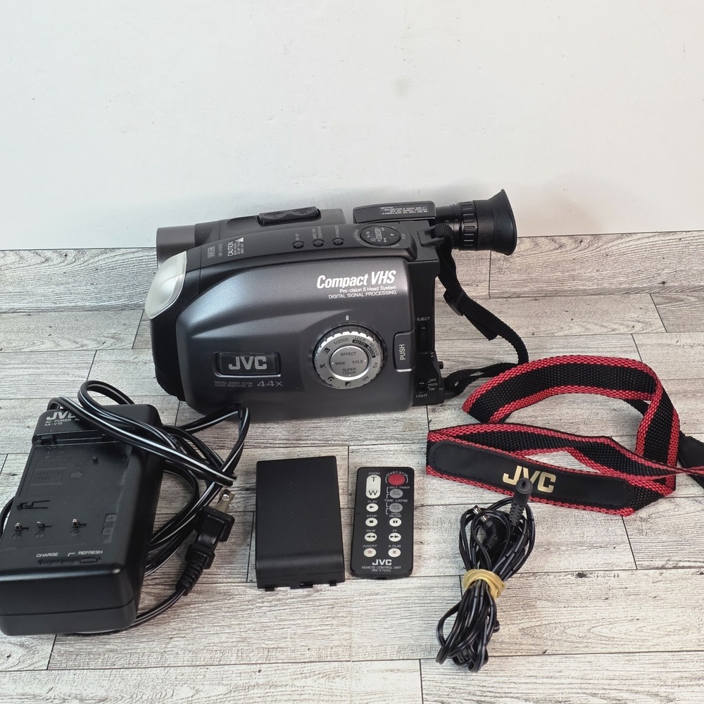 VTG 1998 JVC GR-AX930U Compact VHS Camcorder Videomovie Bundle TESTED Works